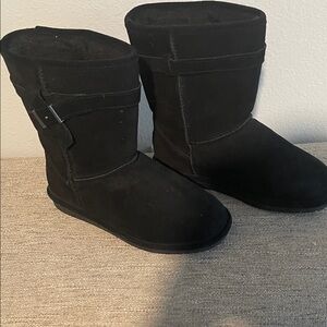 BearPaw Cozy Black Boots with Logo Detail